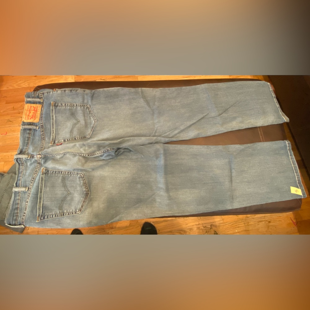 Levi Strauss & Co  541 40x32